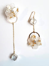 Load image into Gallery viewer, Eveey Asymmetrical Dangle Floral Earrings
