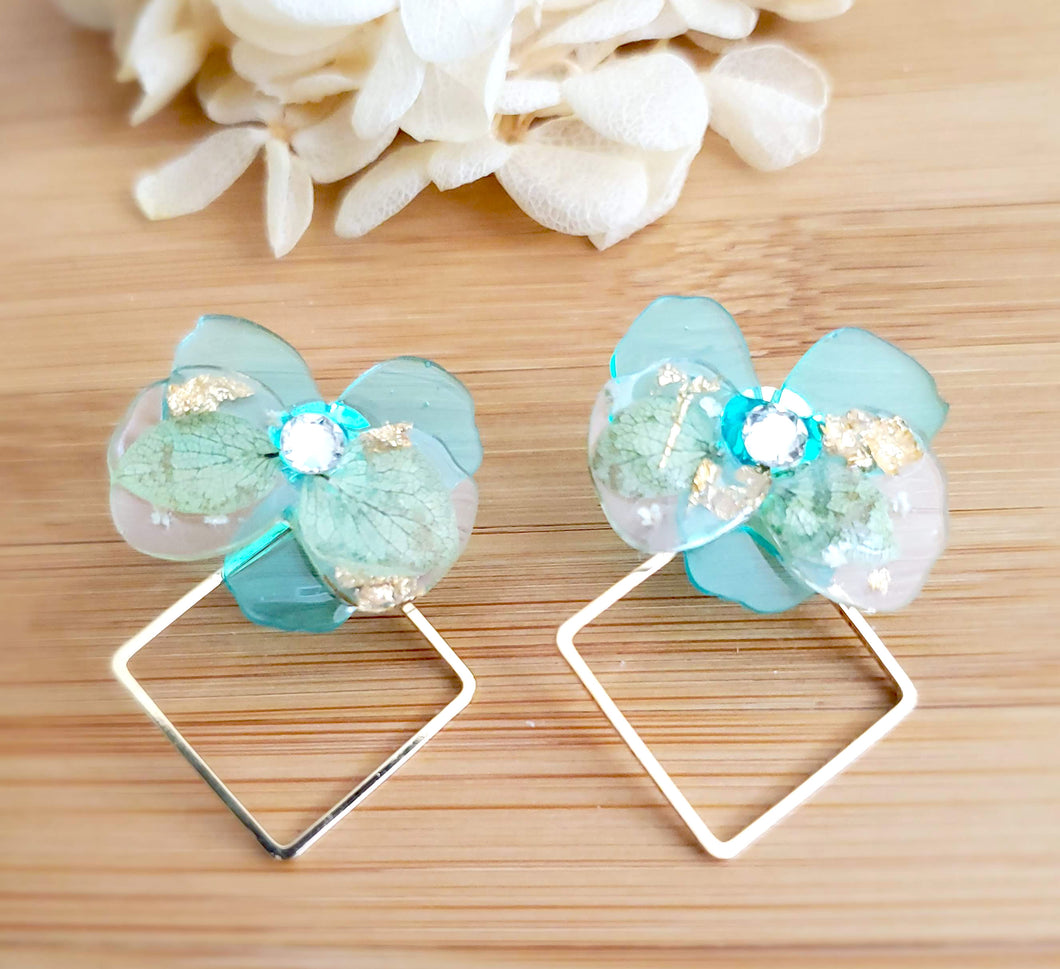 Lucy Floral Post Earrings