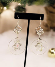 Load image into Gallery viewer, Stephany Snowflake Earrings
